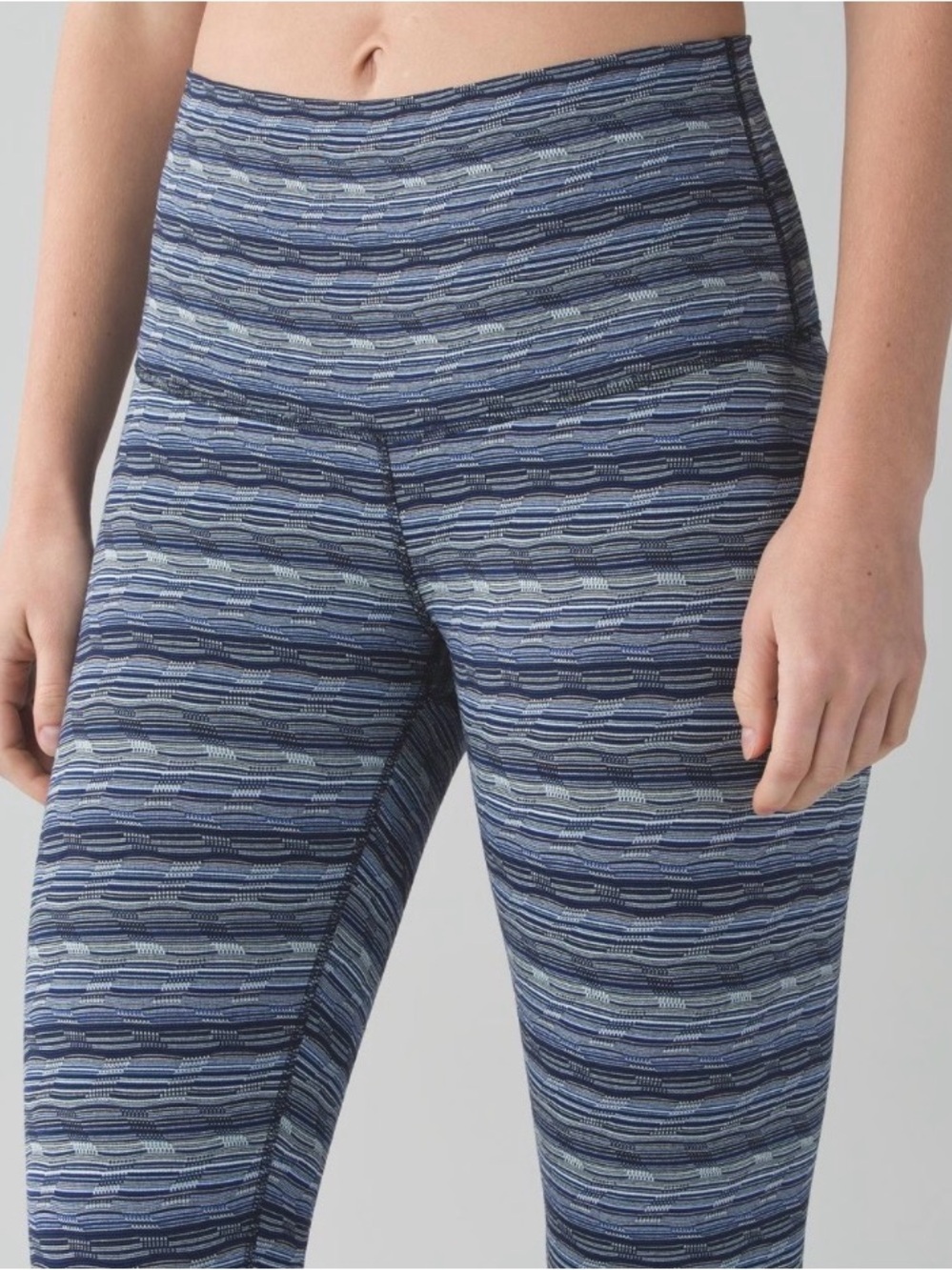 Lululemon Wunder Under Crop (Hi-Rise)
Space Dye Twist Sapphire Blue Multi